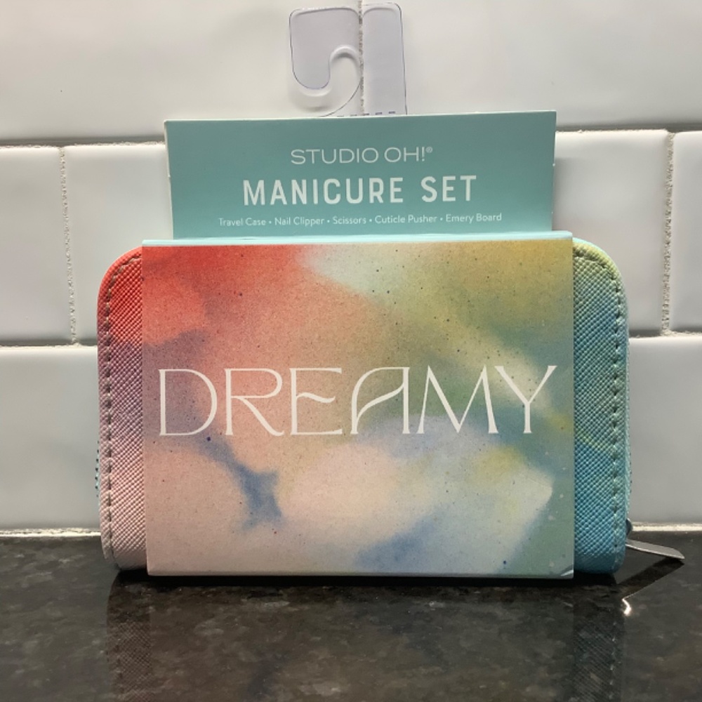 Manicure Set - Picture 4 of 7